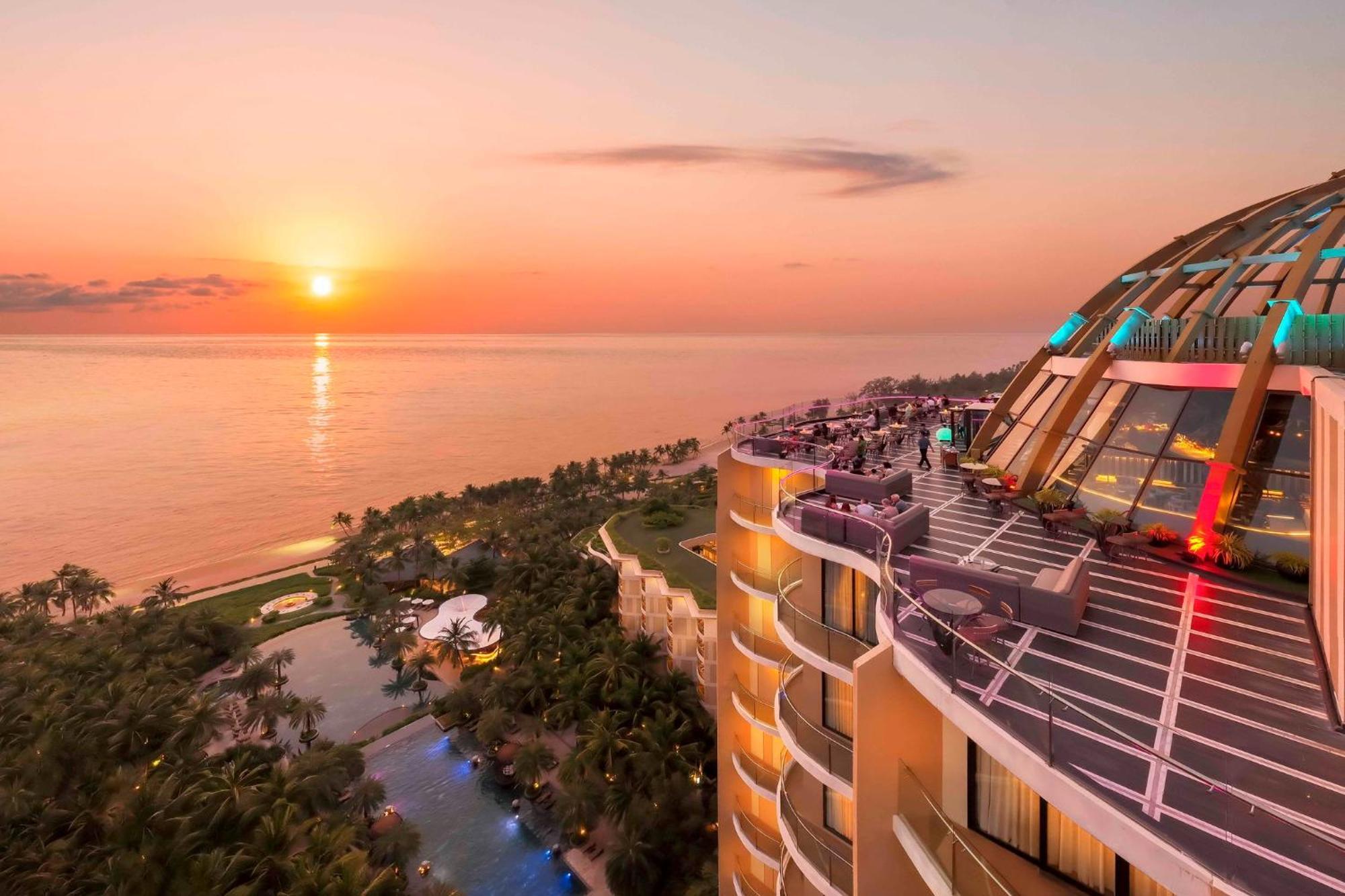 Intercontinental Long By Ihg